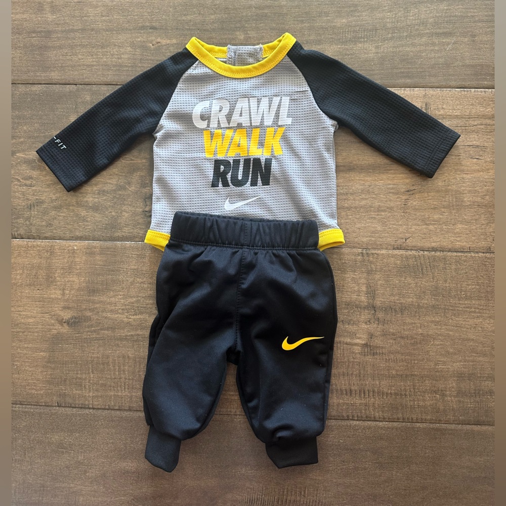 Nike Infant Set Black and Yellow